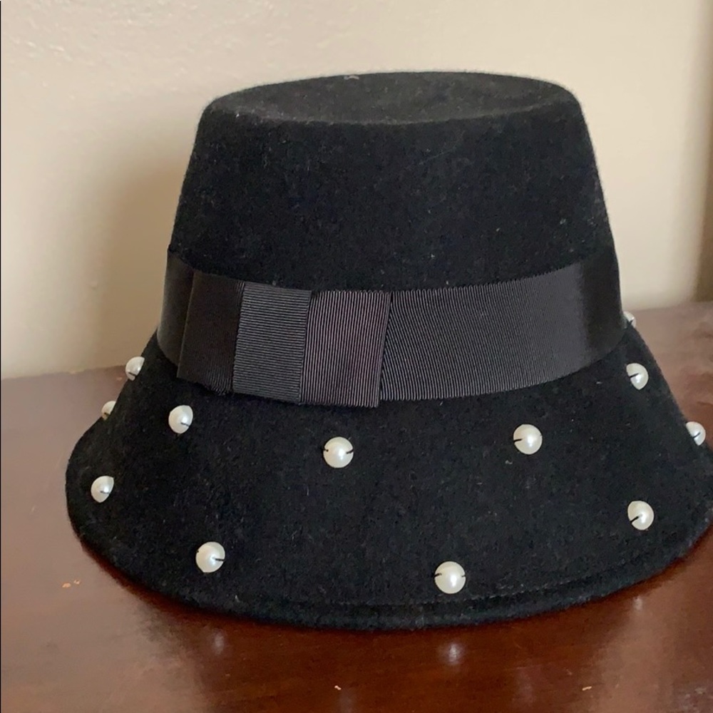 Late Spade Bucket Hat